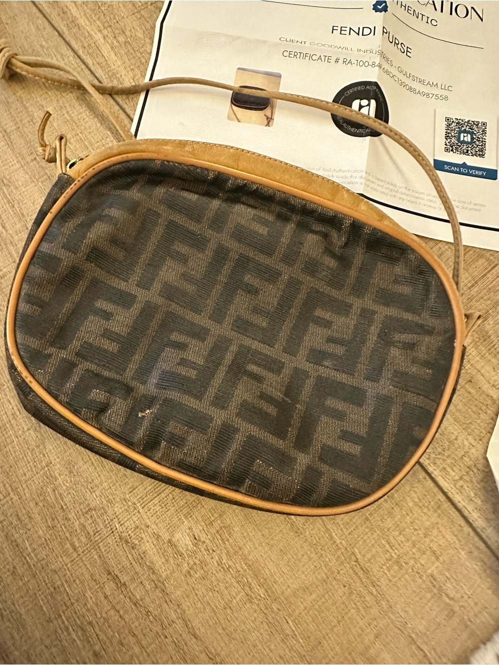 Fendi Purse with Tan Trim authenticated - Picture 3 of 6